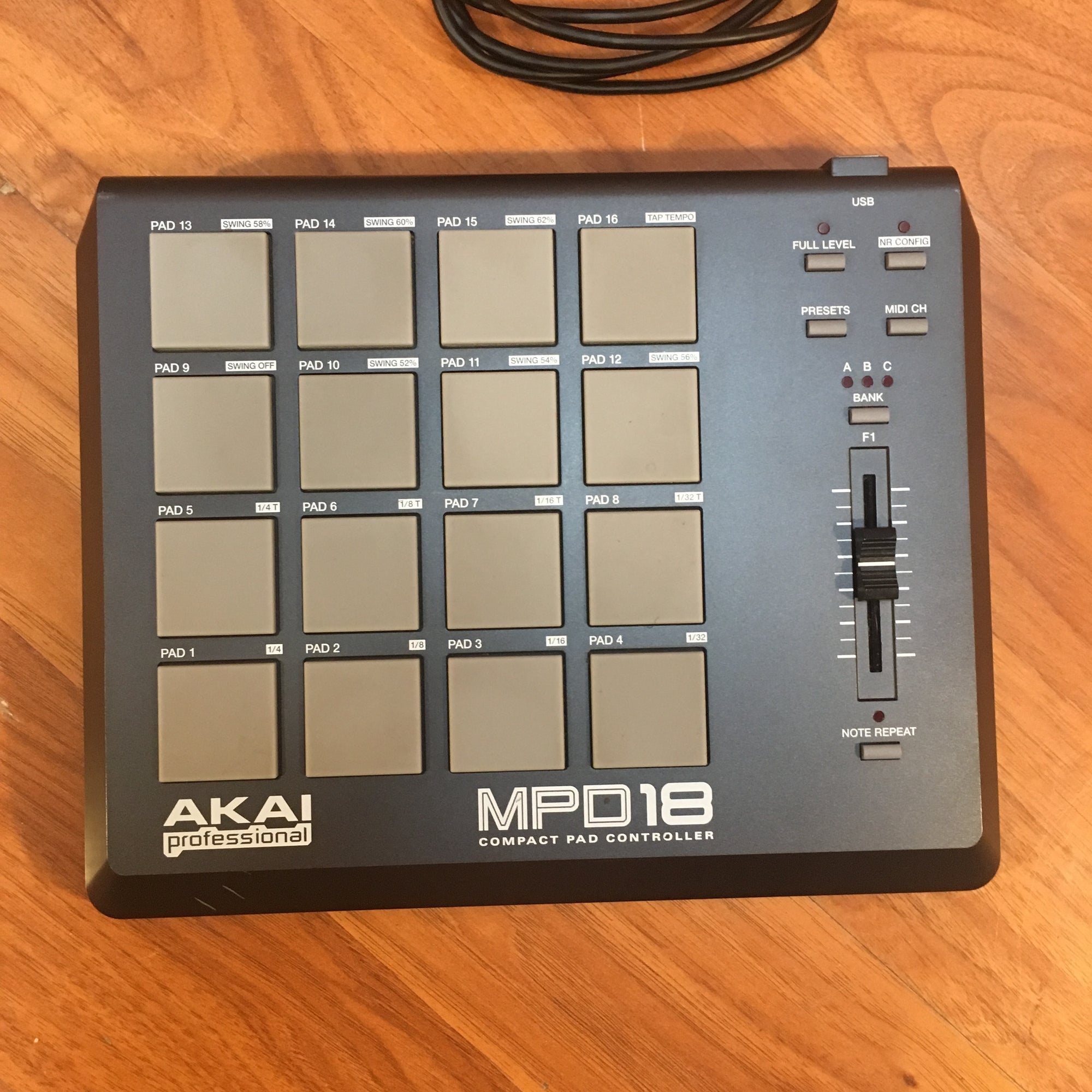 Akai Professional MPD18 Compact Pad Controller