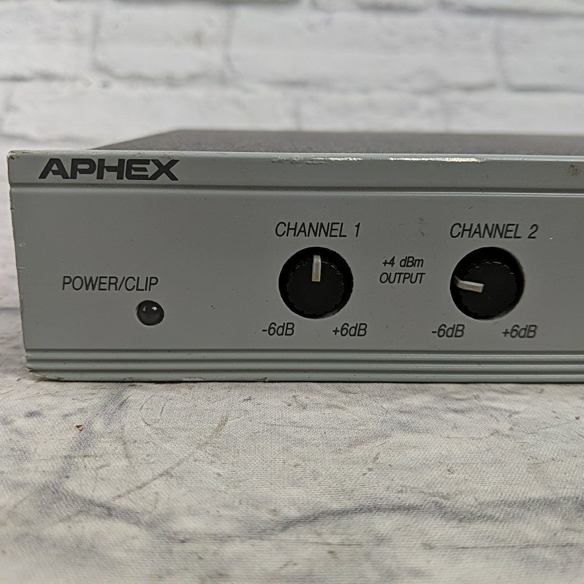 Aphex 10/4 Interface Model 124A -10/+4 Level Converter