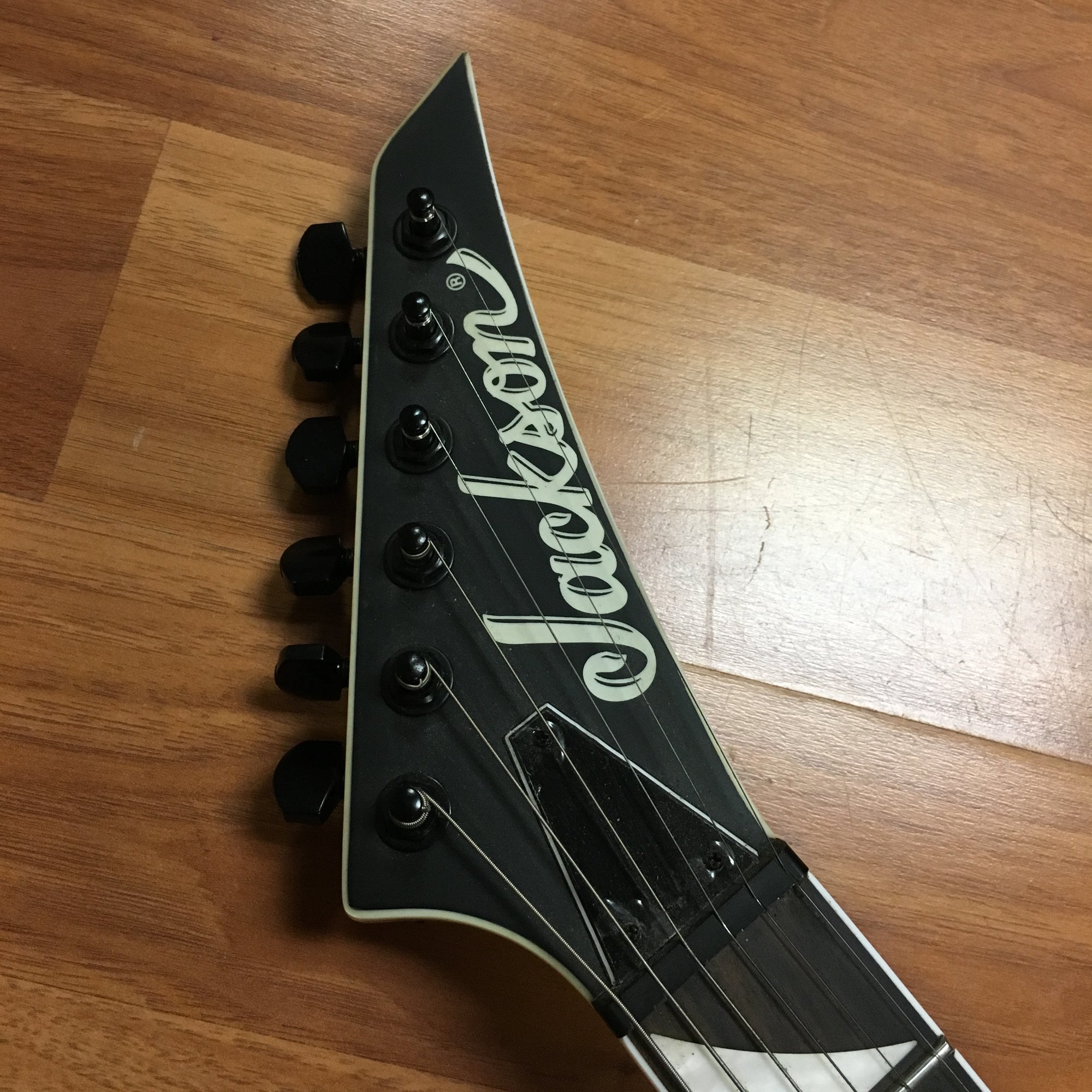 Jackson JS 22 Dinky Satin Black W/Case
