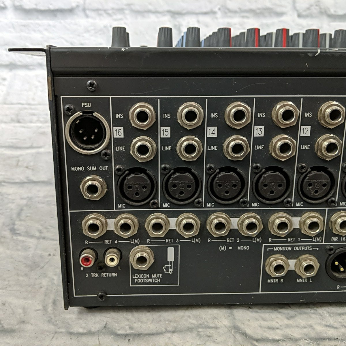 Soundcraft Spirit FX16 16 Channel Rackmountable Mixer with Lexicon Effects