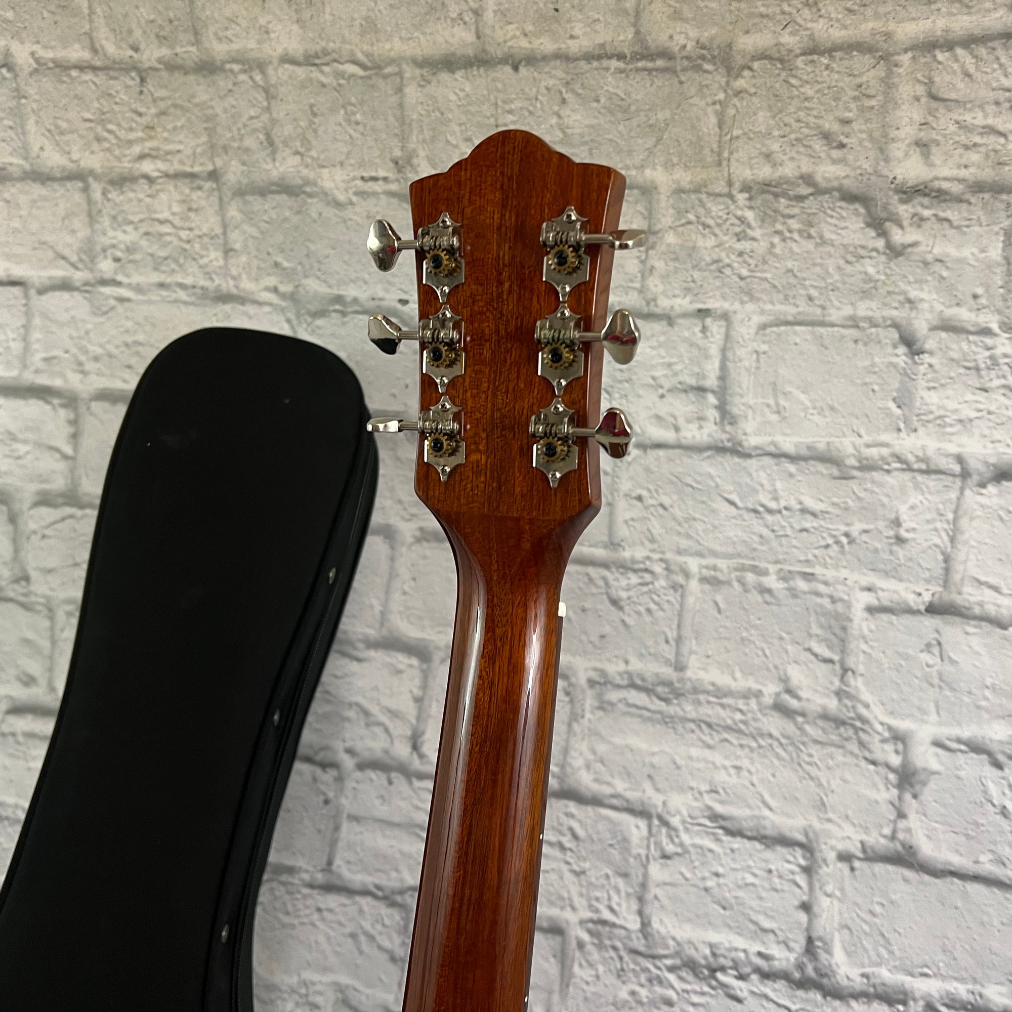 Guild M-140 Parlor Acoustic Guitar w/ Fitted Case