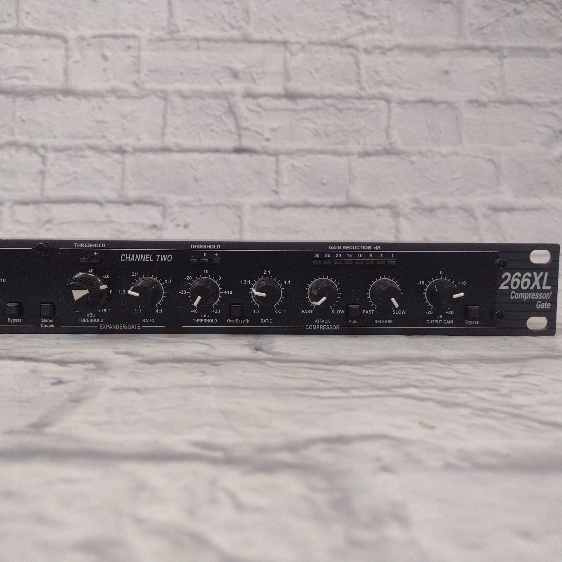 DBX 266XL Stereo Rack Compressor Limiter