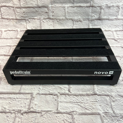 Pedaltrain Novo 18 Pedalboard with Soft Case