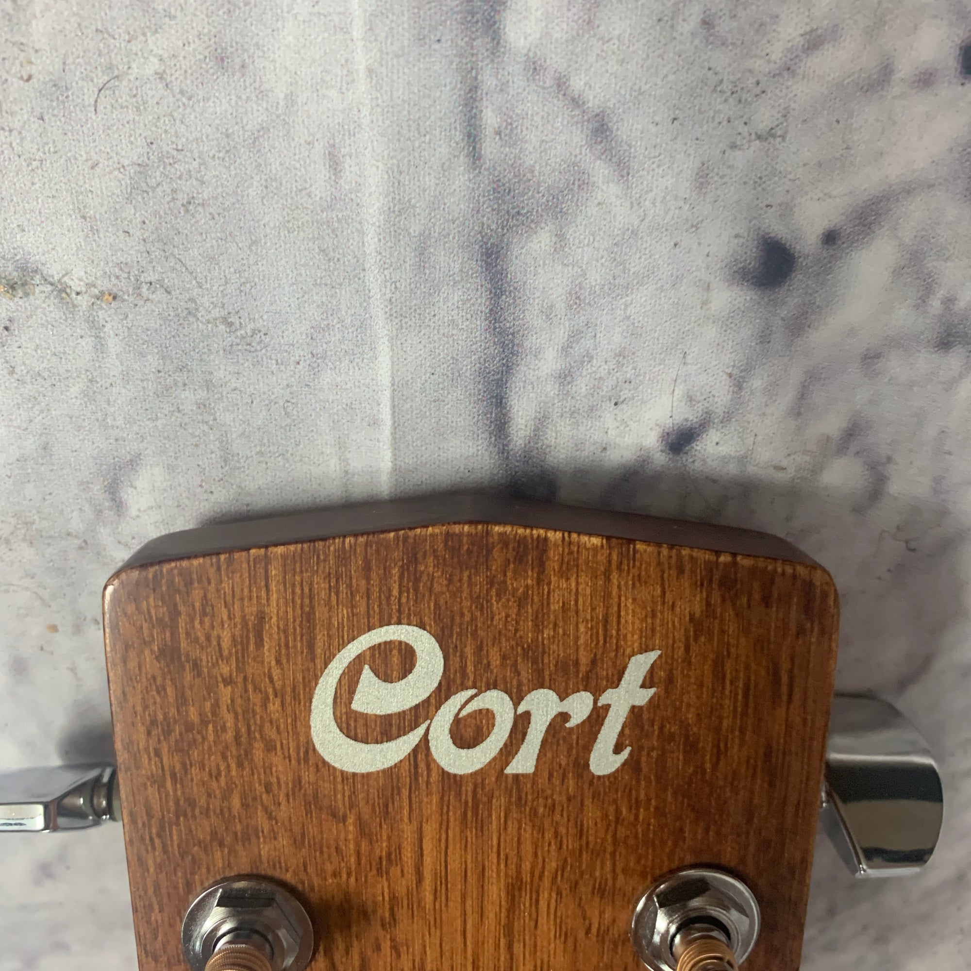 Cort AF-550 Concert Size Acoustic Guitar