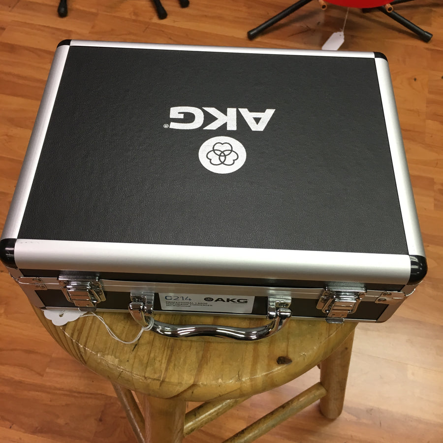 AKG C214 Microphone w. Case