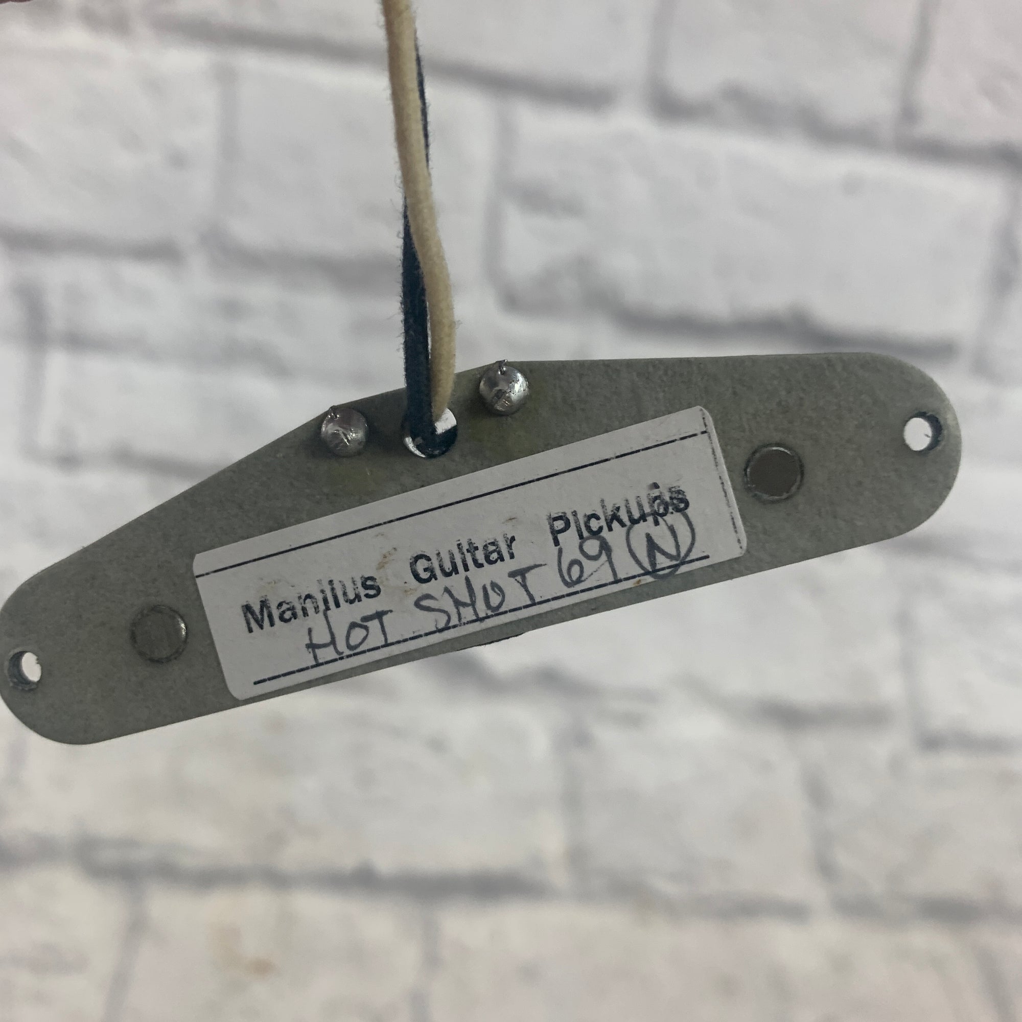Manlius Hot Shot 69 Neck Pickup Pickups