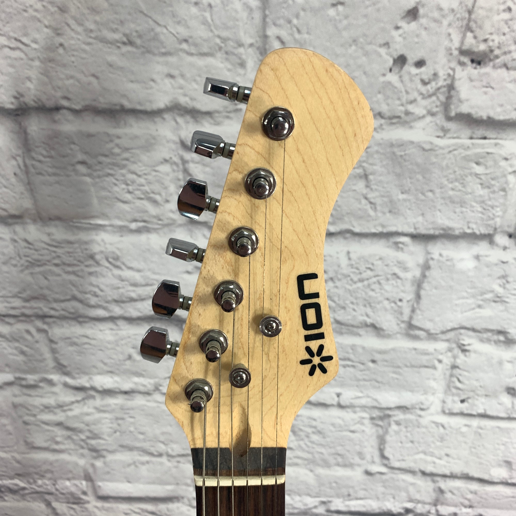 Ion Strat Style Electric Guitar