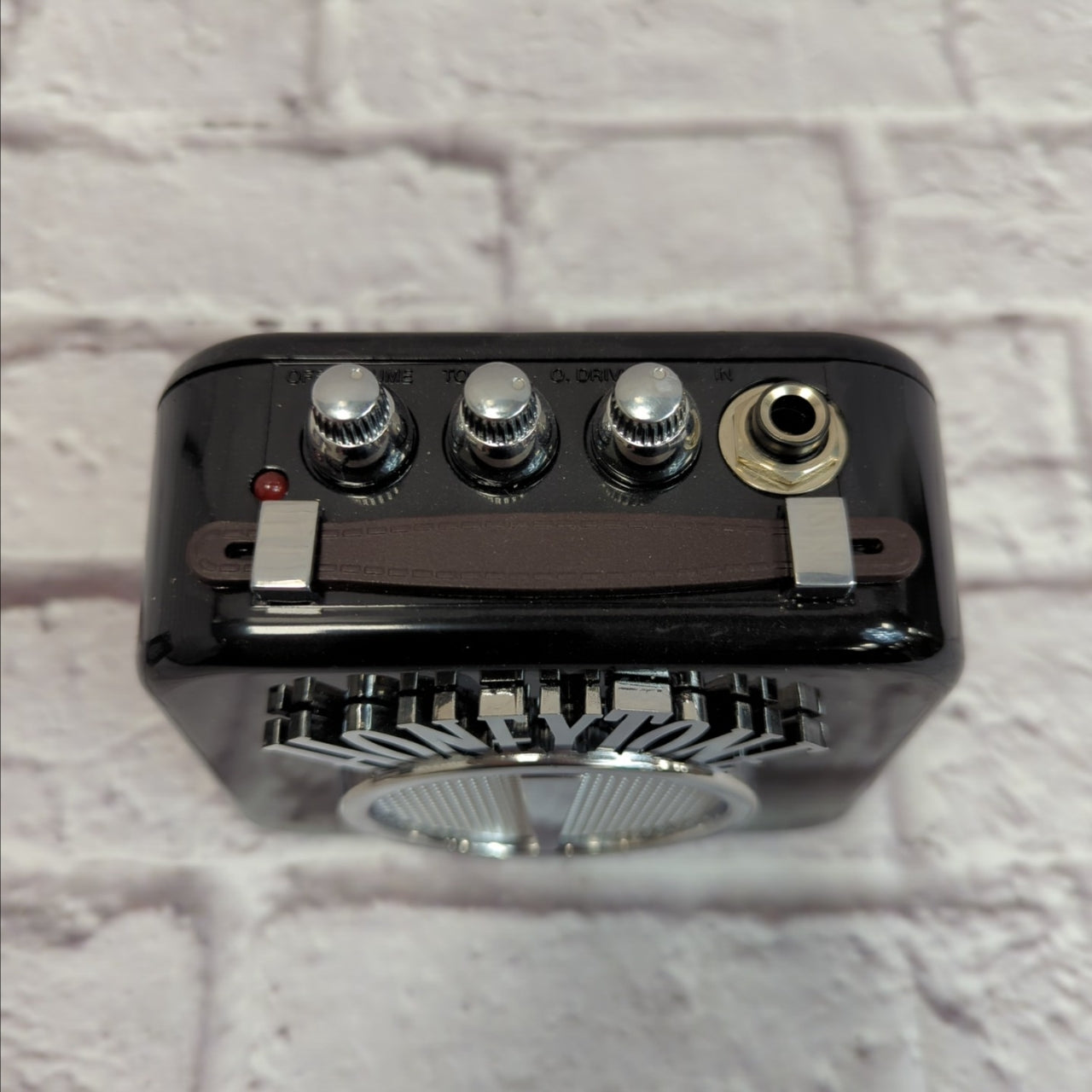 Honeytone N-10 Battery Powered Mini Guitar Amp
