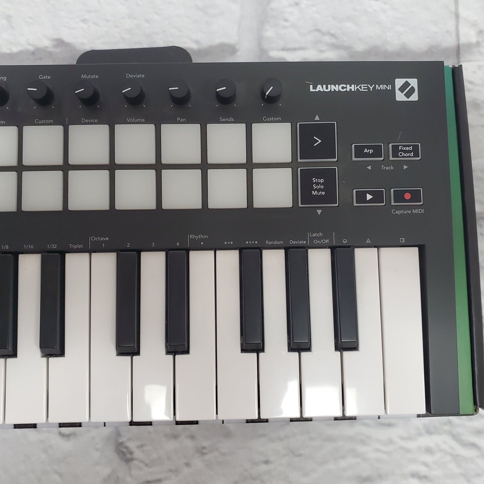 Novation launchkey mini mk3 Controller
