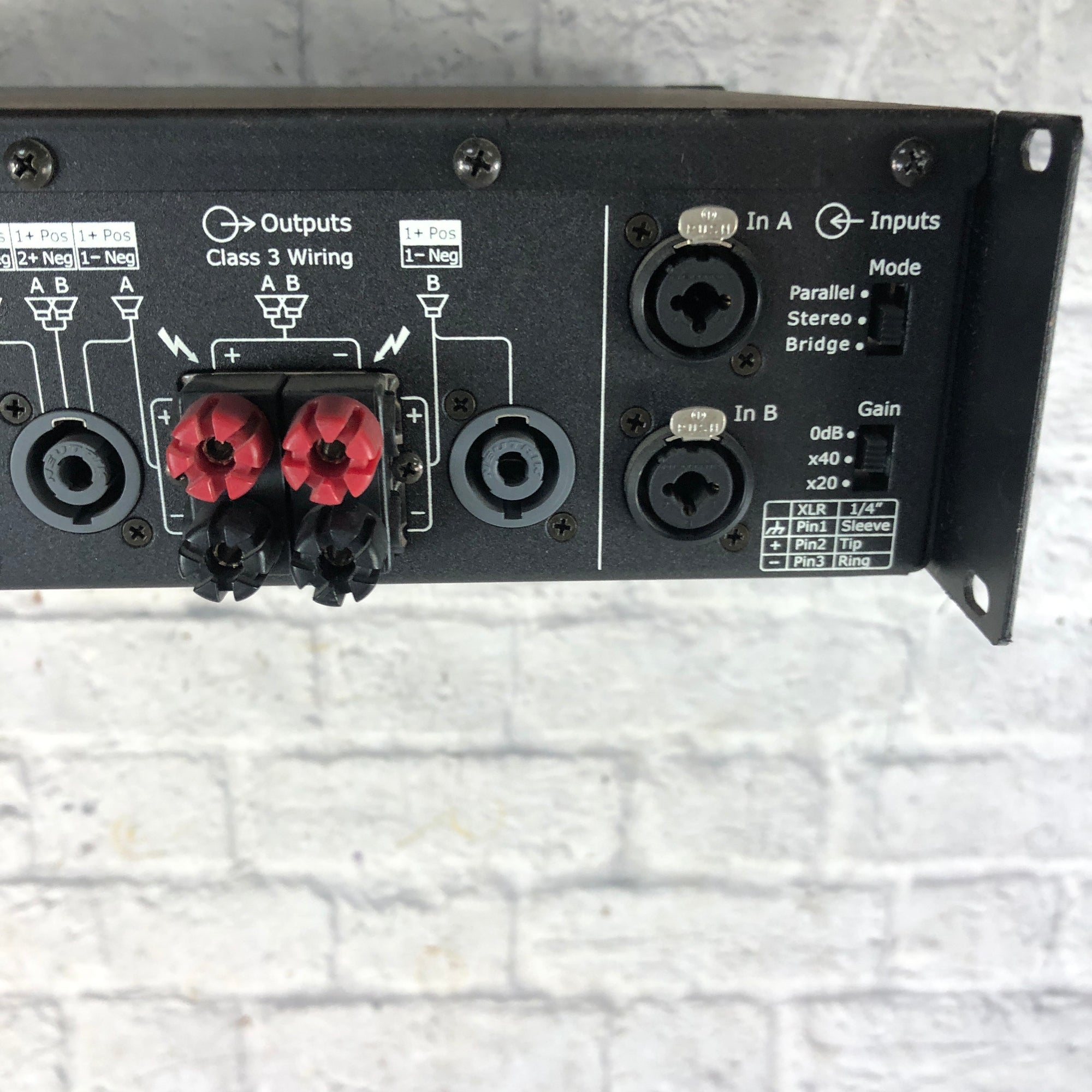 Crest Audio CD-3000  Power Amp