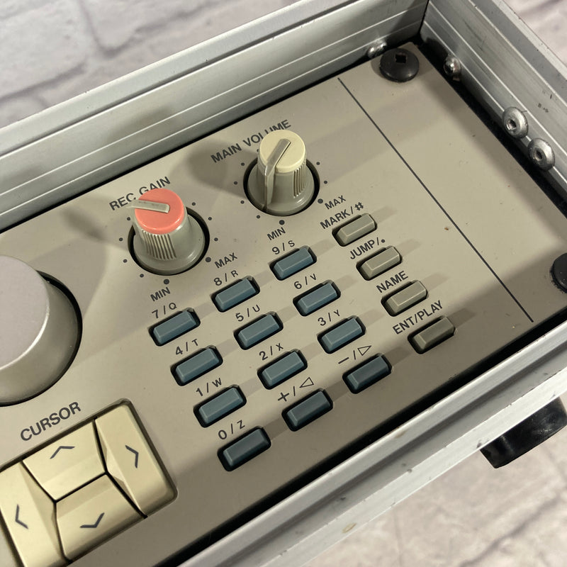 Akai S3000XL Rackmount Sampler w/ Gator Case - Evolution Music