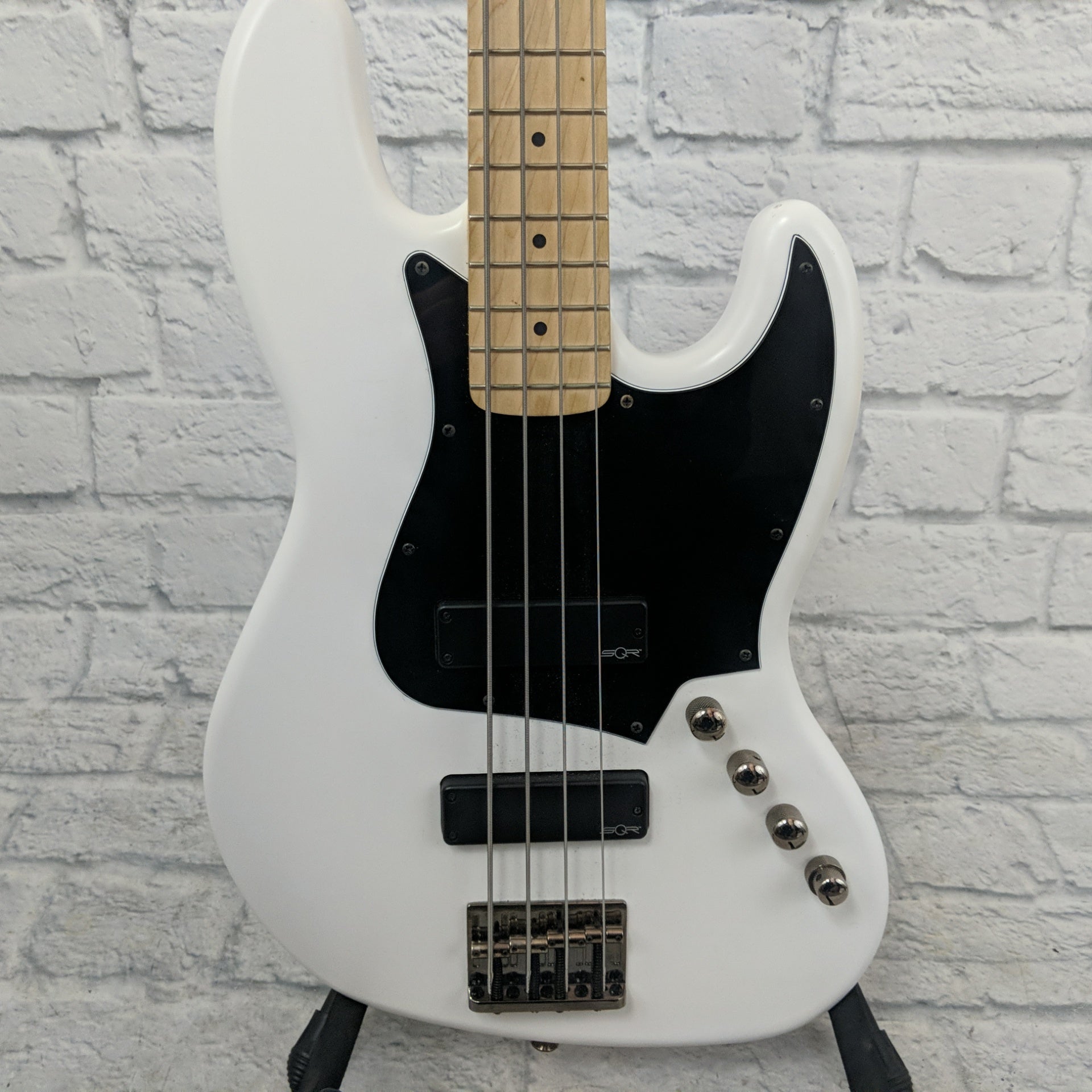 Squier Contemporary Active Jazz Bass HH Maple Fingerboard Flat White