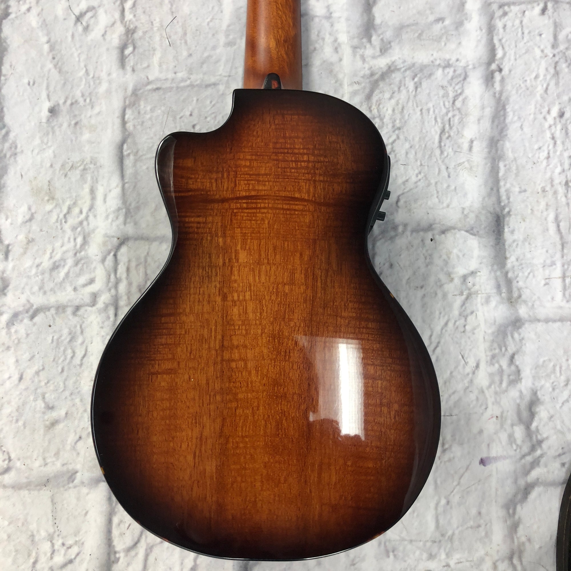 Breedlove Ex Cu Ce Bo Acoustic Electric Concert Ukulele
