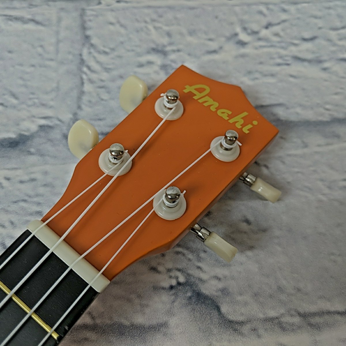 Amahi DDUK5 Orange Flower Soprano Ukulele