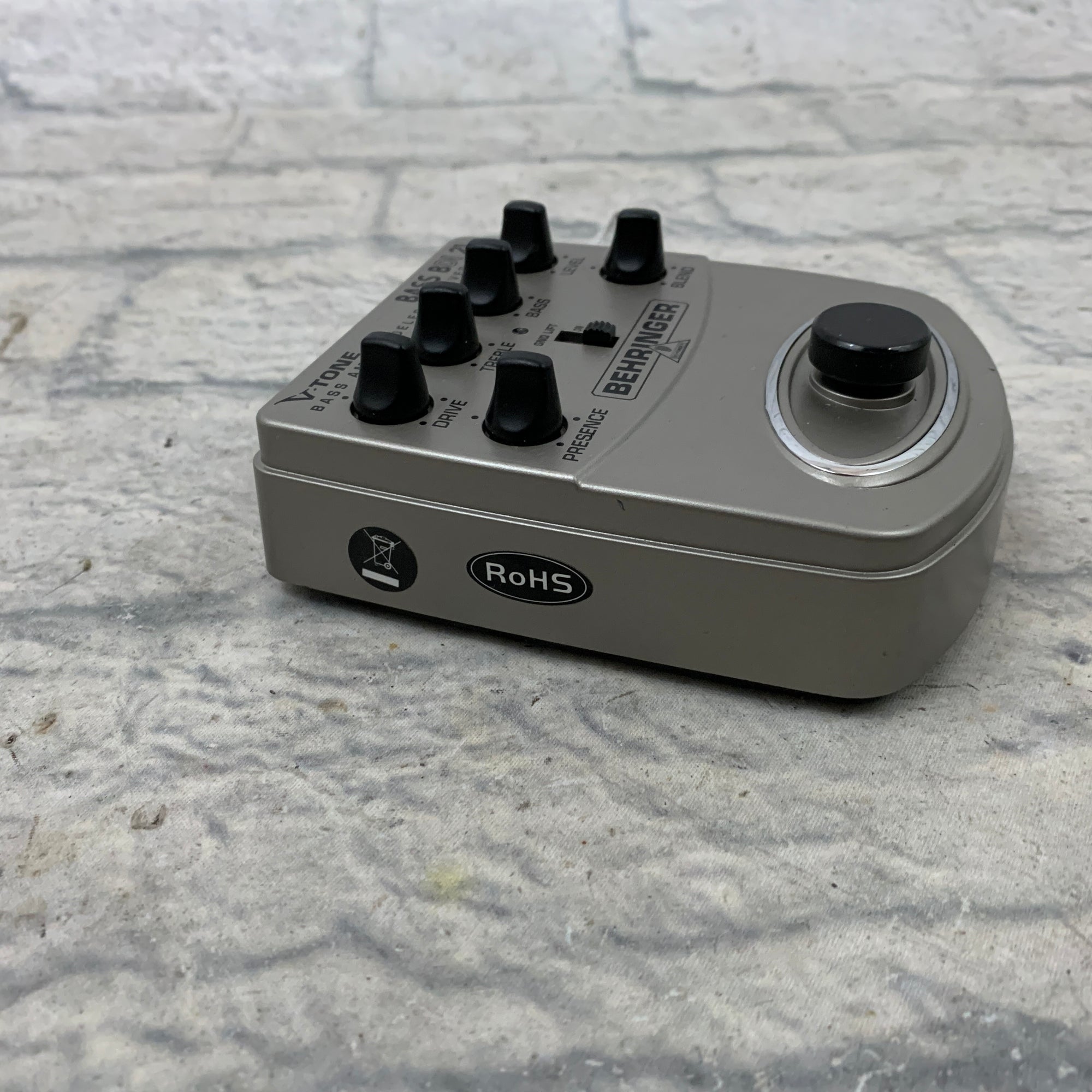 Behringer V-Tone Bass Amp Modeler Driver DI BDI21