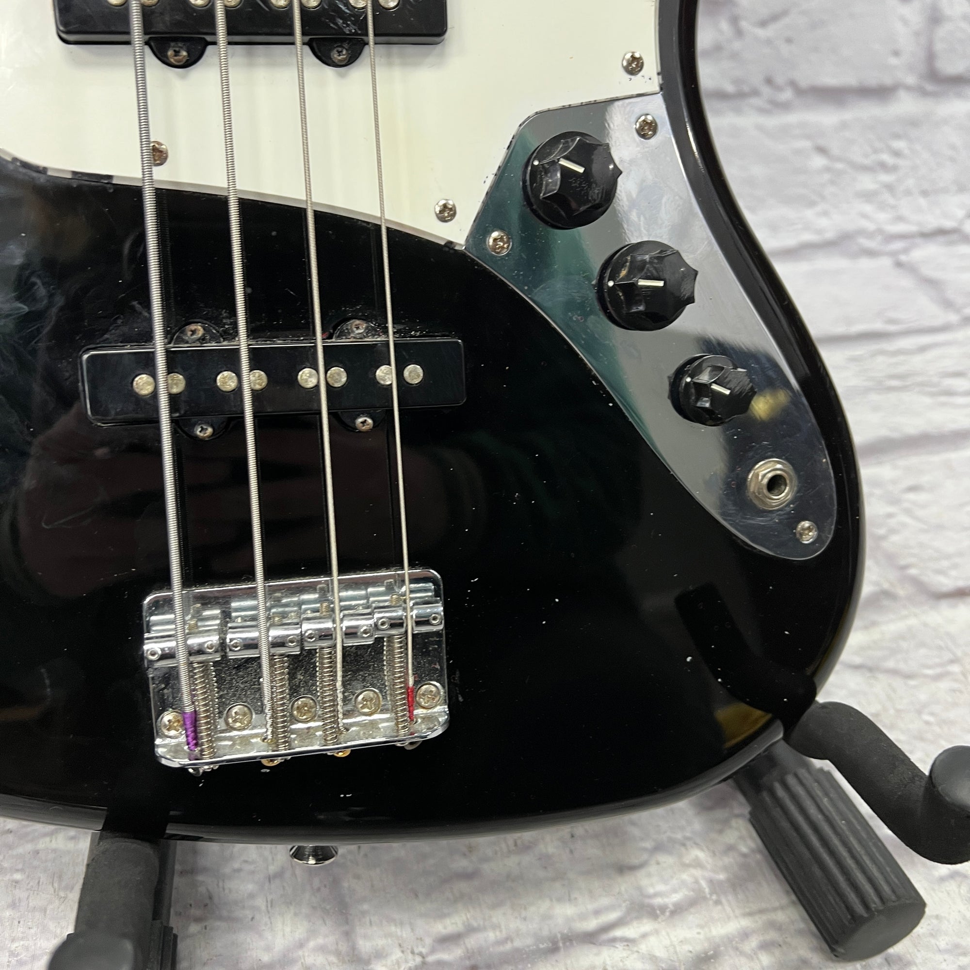 Squier by Fender Affinity Precision PJ Basso, Olympic White - Quasi Squier by Fender Affinity Precision PJ Basso, Olympic White - Quasi