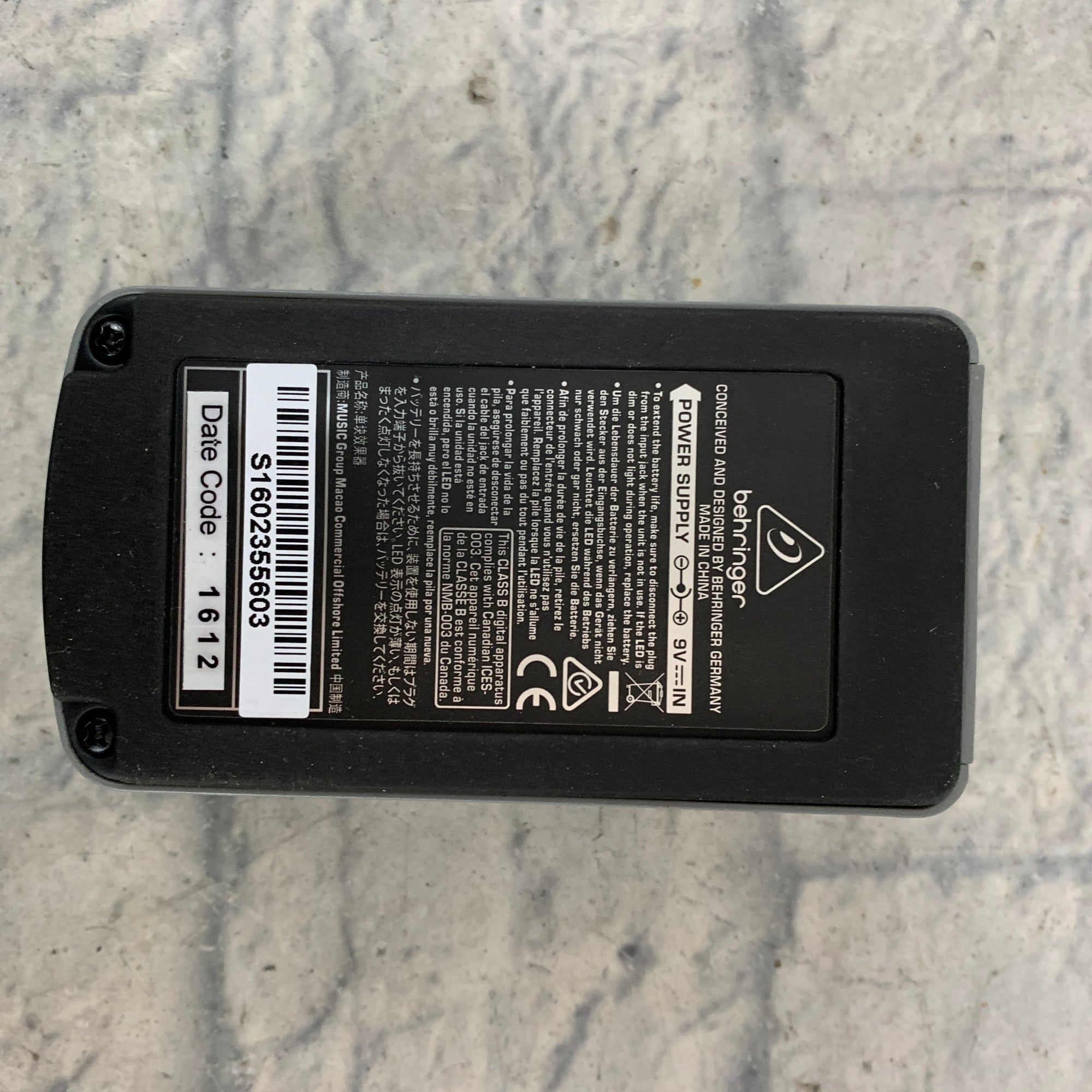 Behringer UO300 Ultra Octaver Pedal