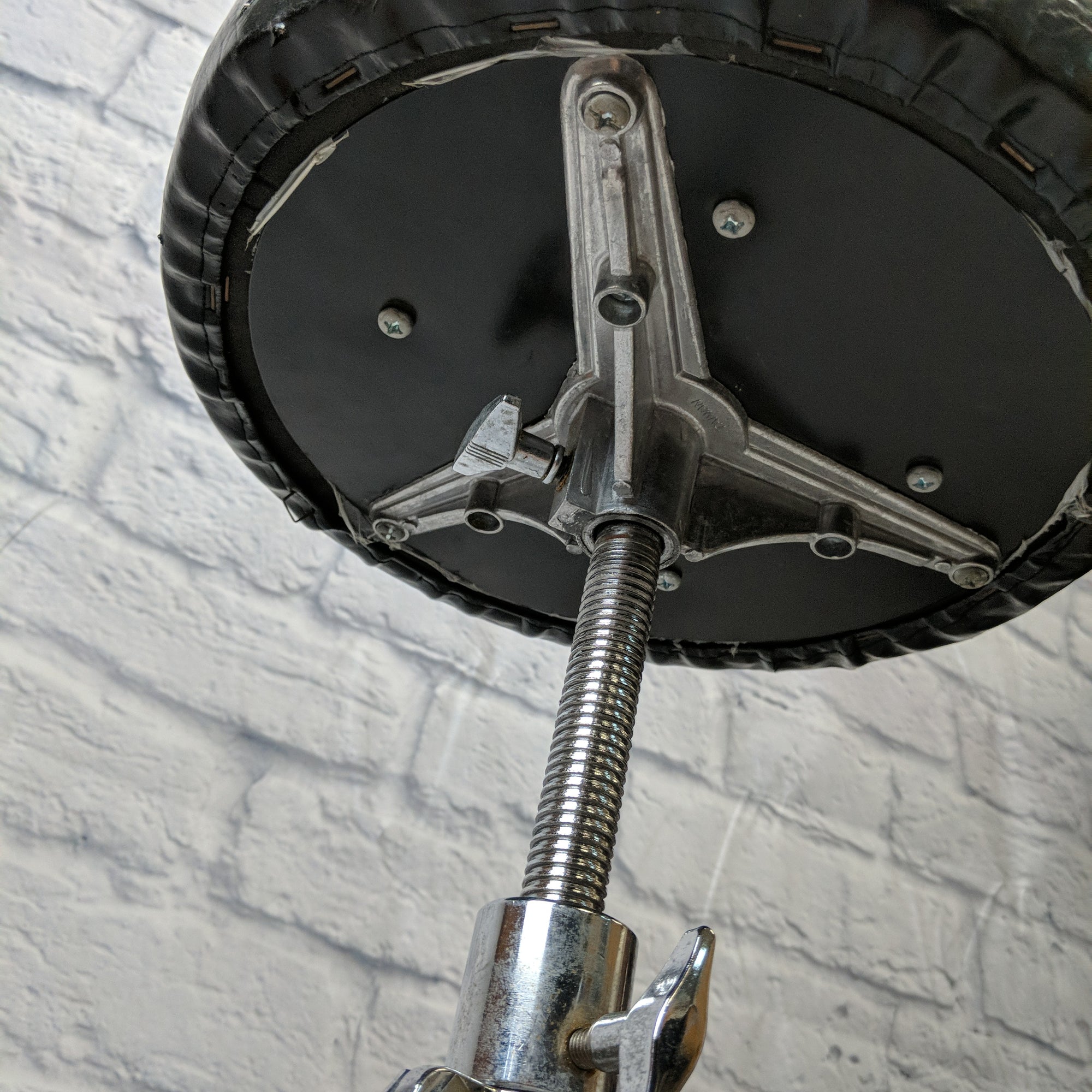 Sunlite drum throne