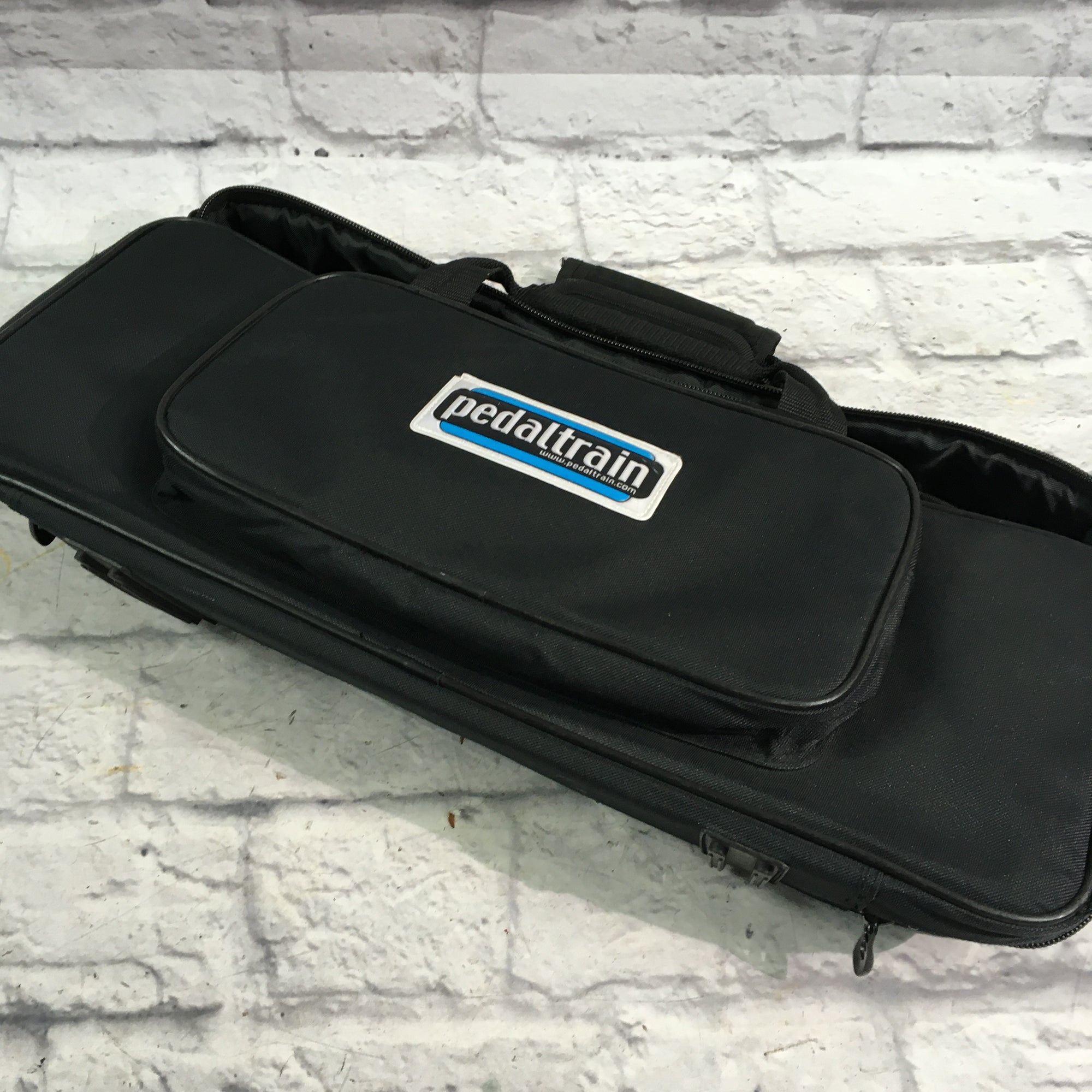 Unknown Pedal board with Pedaltrain Soft Bag