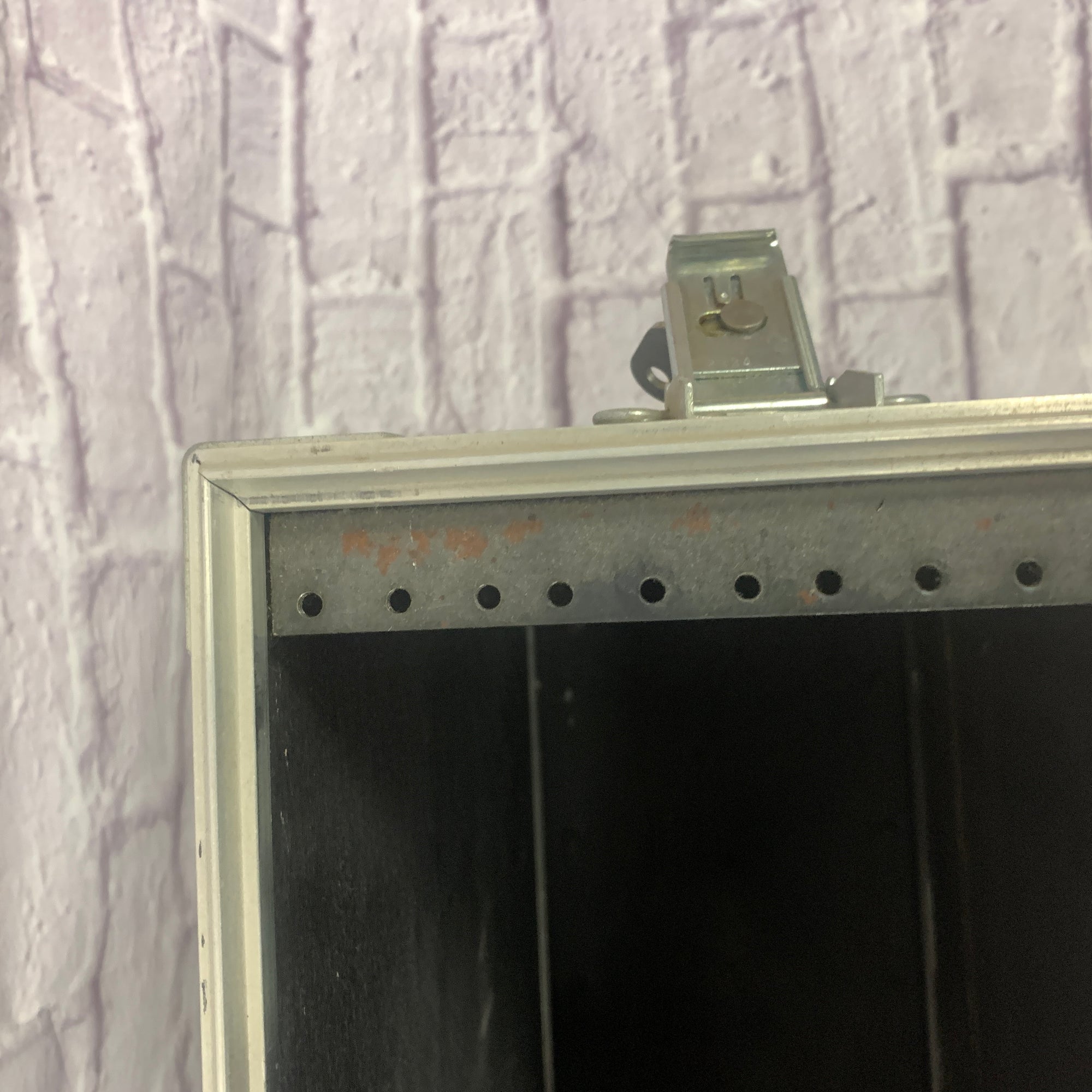 Unknown 4 Space Rack Case