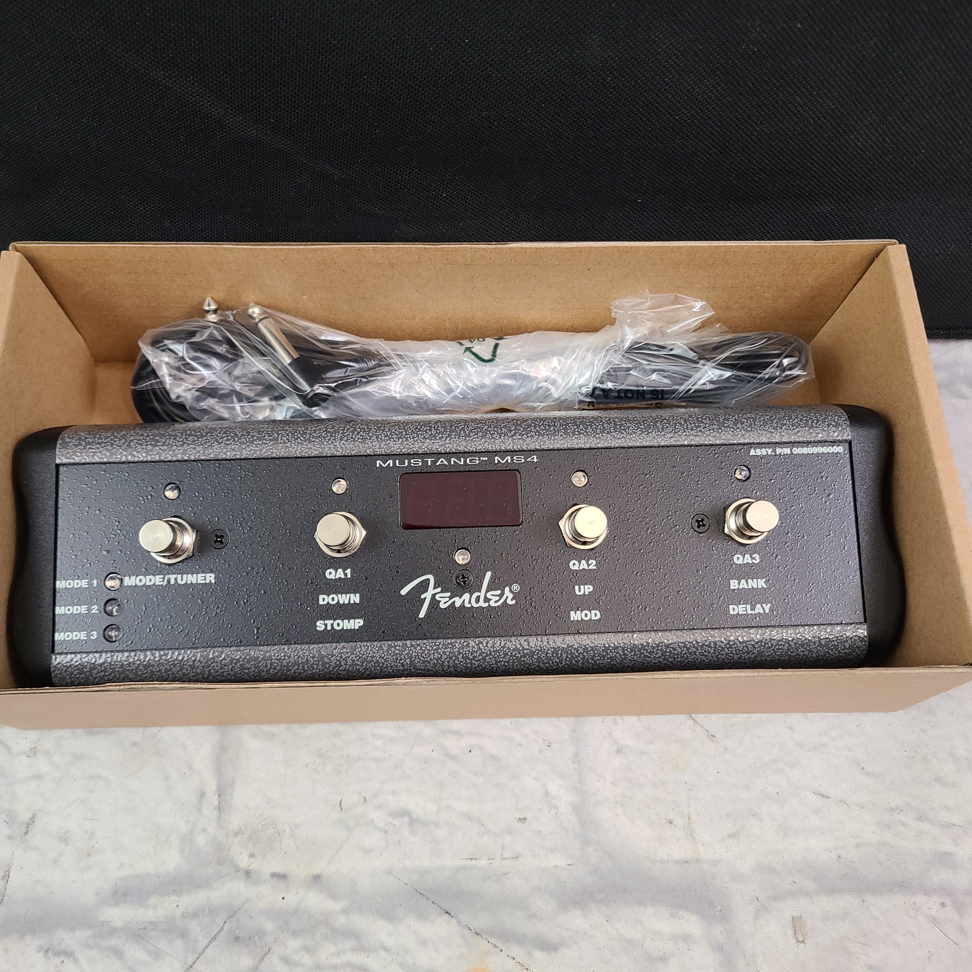 Fender Mustang IV Modeling Guitar Combo w/ Footswitch