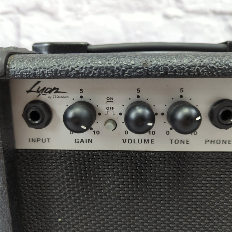 Lyon LA5 9V Battery Powered Practice Guitar Amp