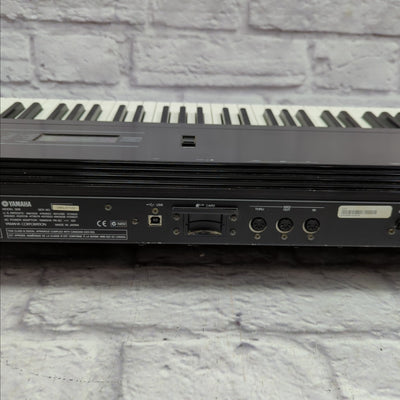 Yamaha S08 88-Key Weighted Action Keyboard / Synthesizer