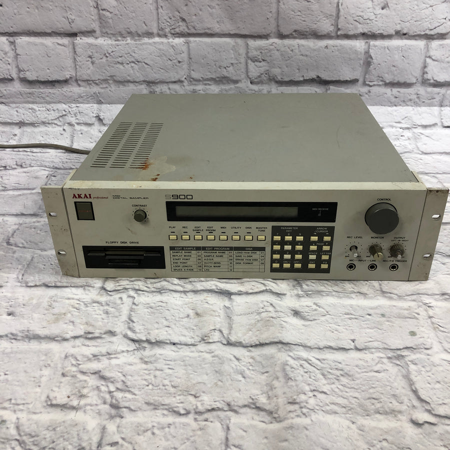 Akai S900 Rack Sampler