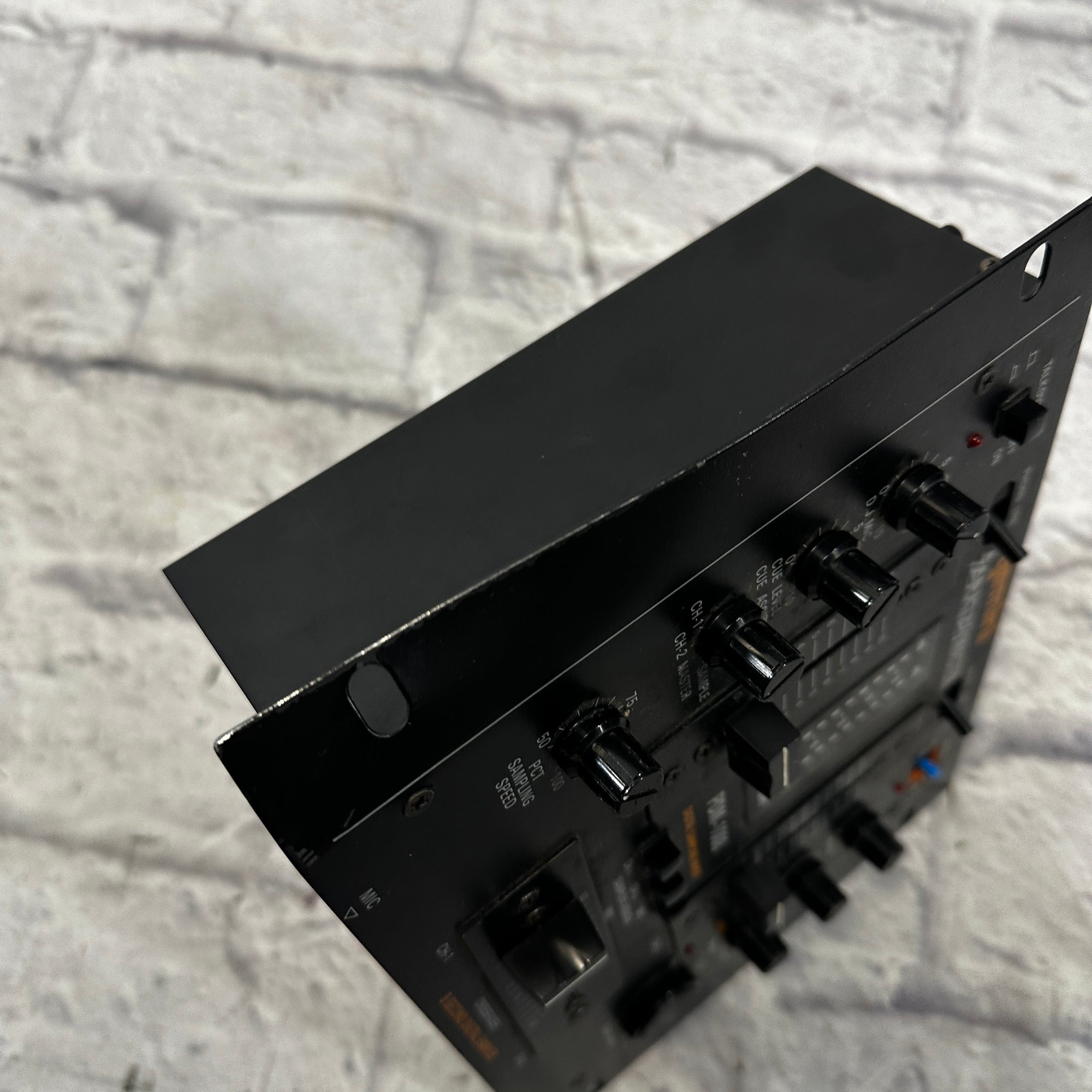 Gemini Scratchmaster DJ Mixer