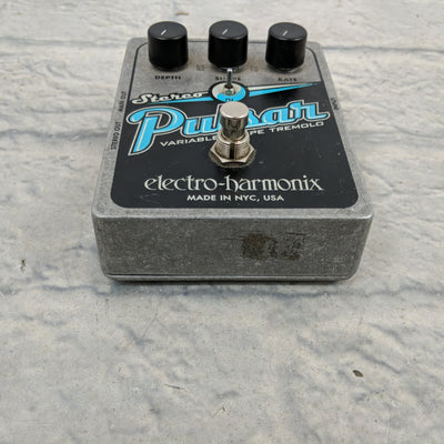 Electro-Harmonix Stereo Pulsar Variable Shape Tremolo Pedal