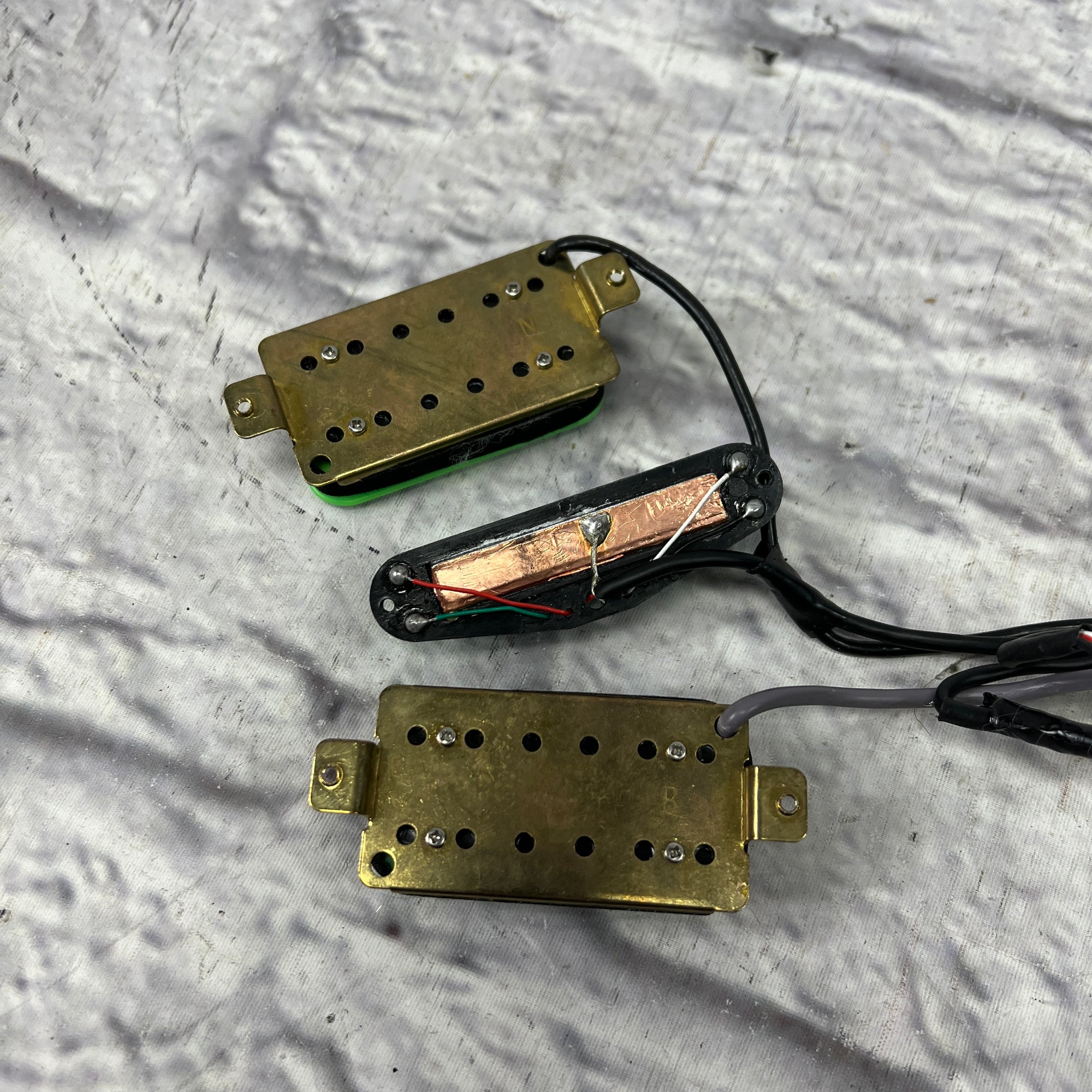 Unknown Guitar Wiring Set HSH Pickups