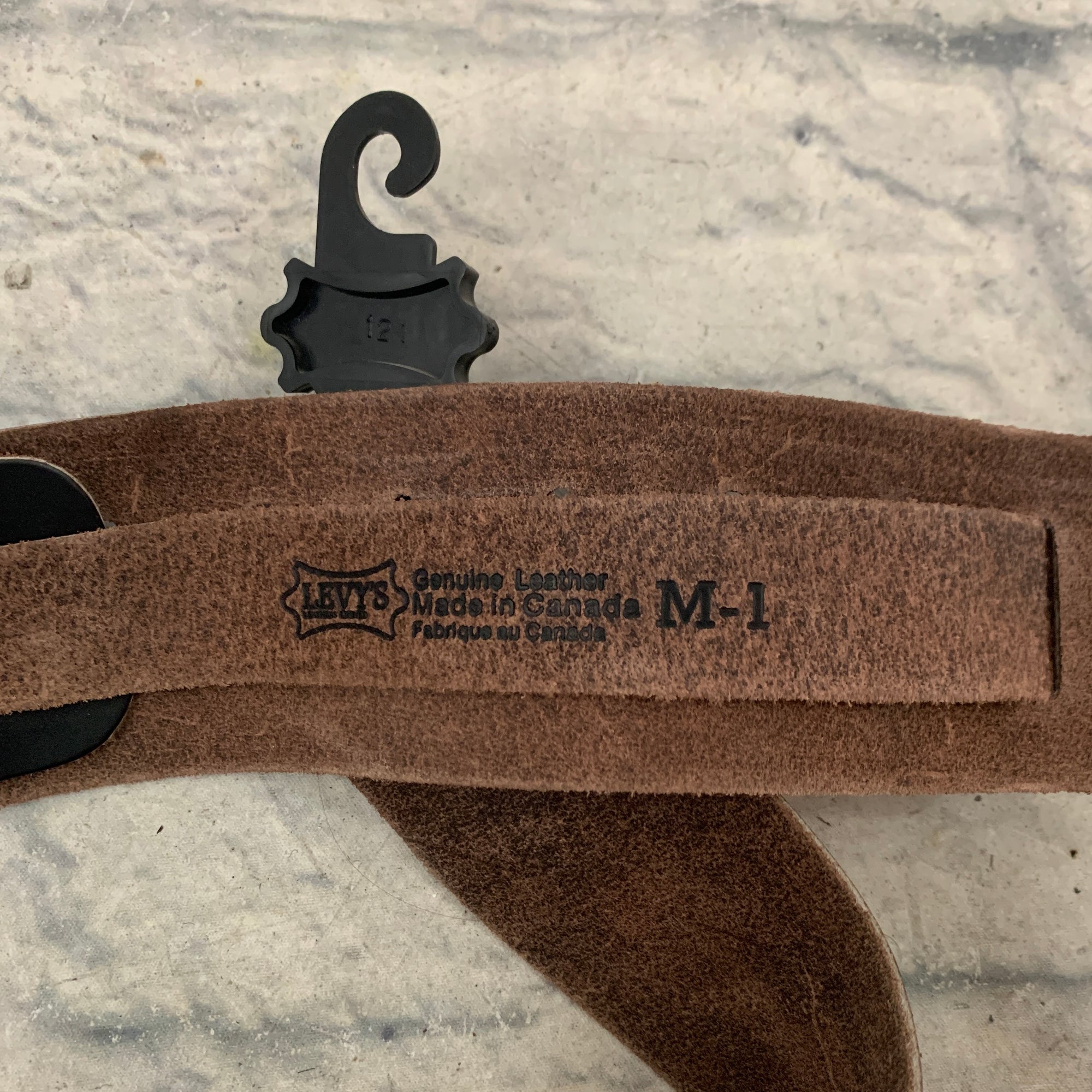 Levy's M1-BLK 2.5" Black Leather Guitar Strap