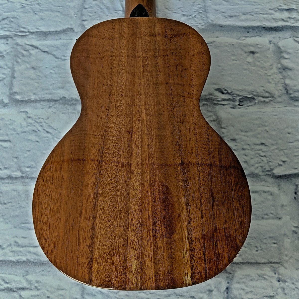 Pono MCD Mahogany Gloss Finish Concert Ukulele
