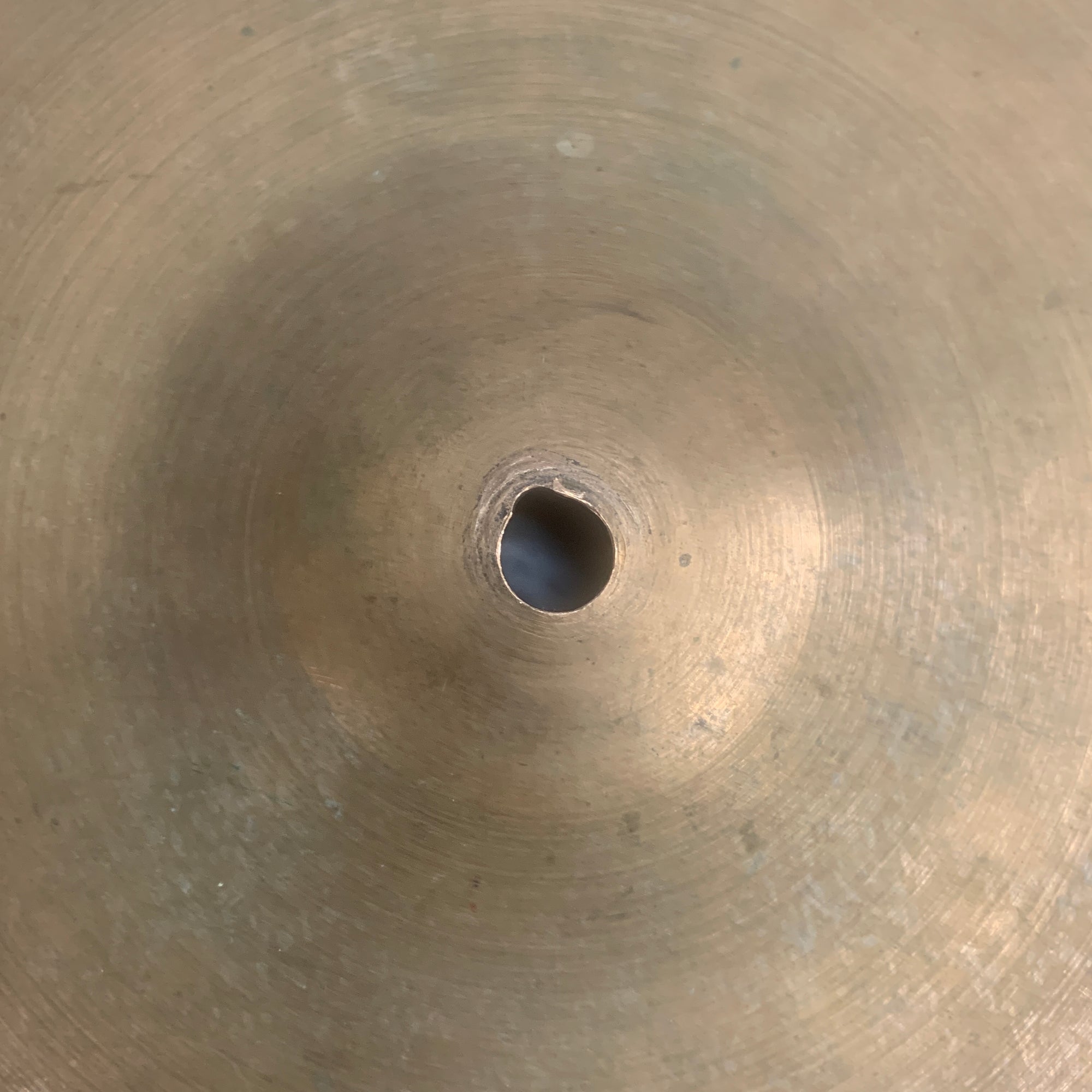 Zildjian 18 Amir Crash Cymbal Keyholed
