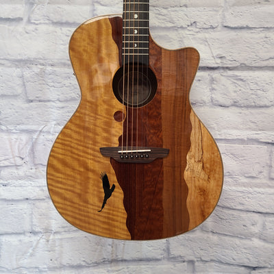 Luna Vista Eagle Acoustic-Electric w/ Case