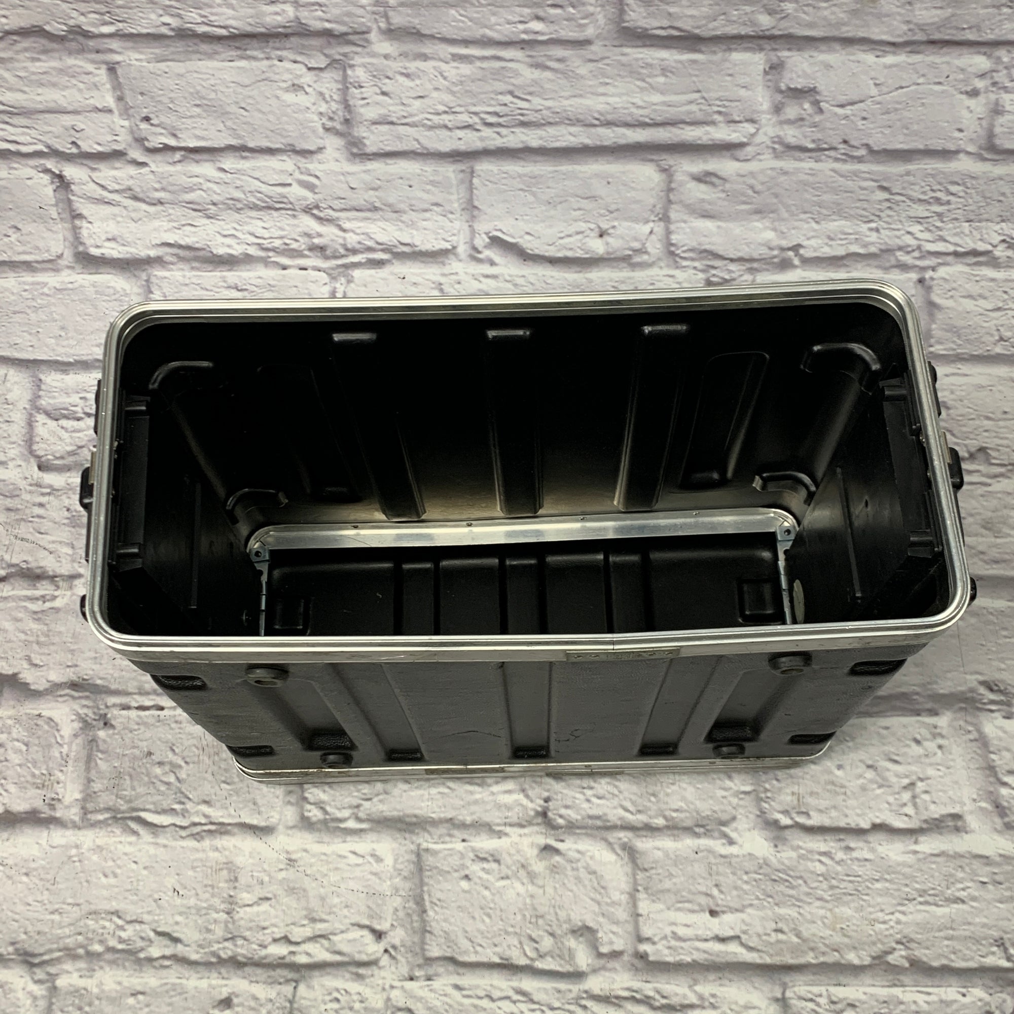 SKB 1SKB-R4U 4U Roto-Molded Rack Case 2000s with steel rails