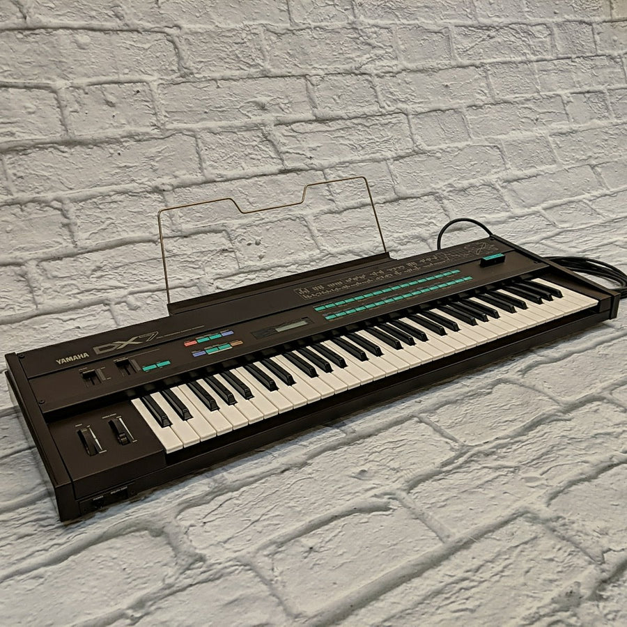 Yamaha DX7 Digital FM Synthesizer w/ Accessories