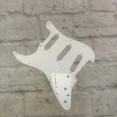 Fender Accessories  11-Hole White Modern-Style Strat S/S/S Pickguard 1-Ply Pickguard