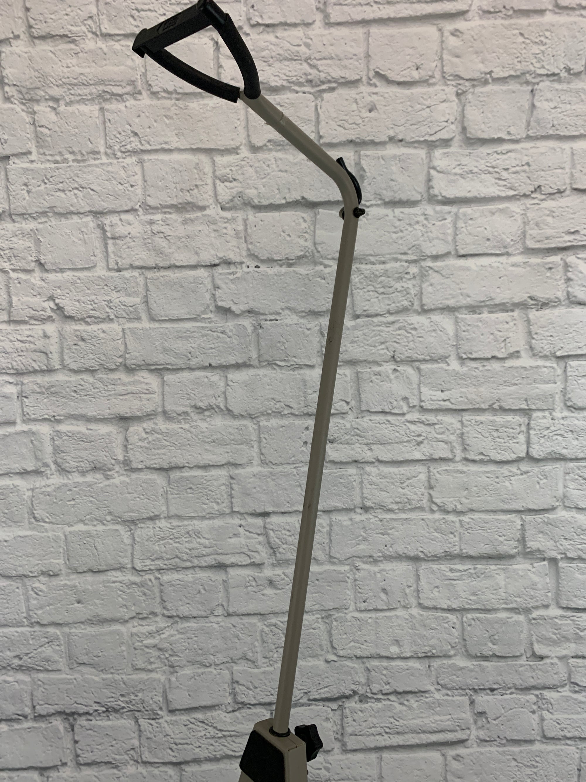 Ingles Adjustable Cello and Bass Stand