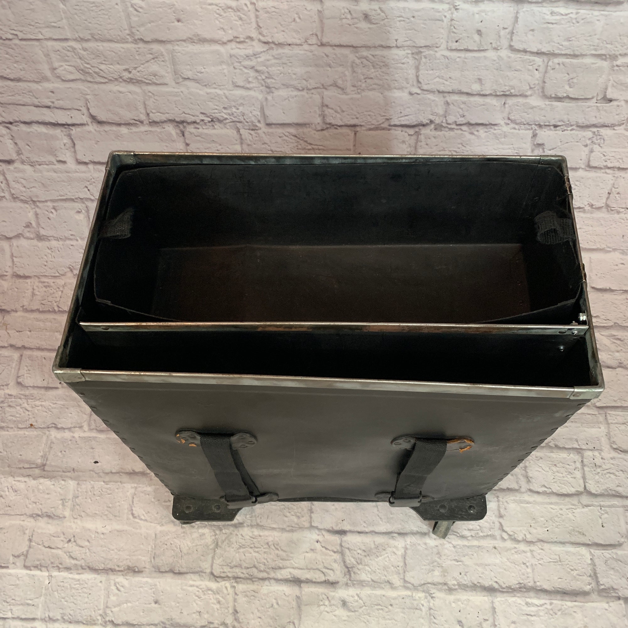 Humes & Berg Rolling Trap Case