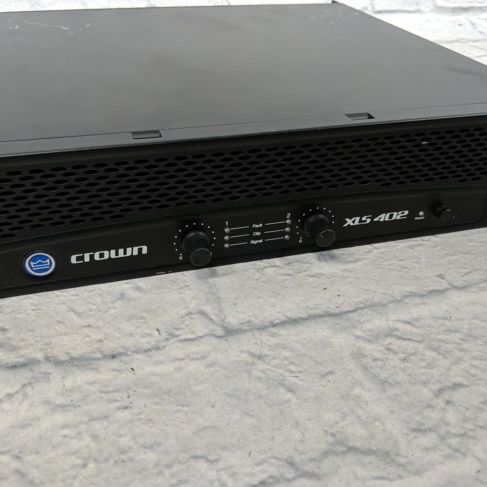 Crown XLS 402 2-Channel Power Amplifier