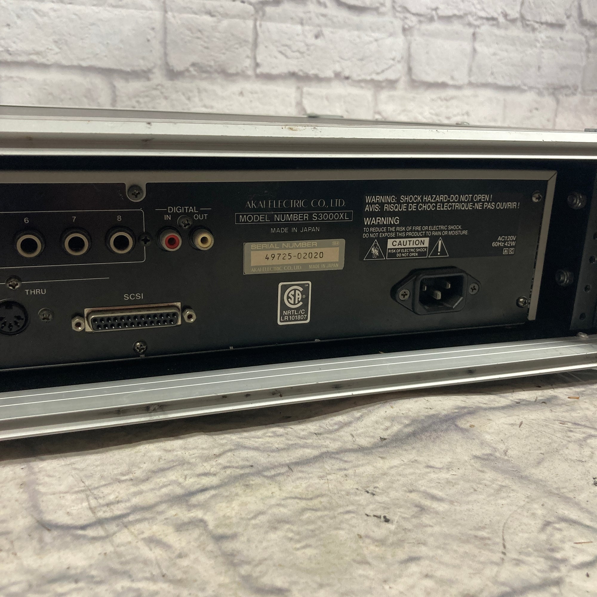 Akai S3000XL Rackmount Sampler w/ Gator Case