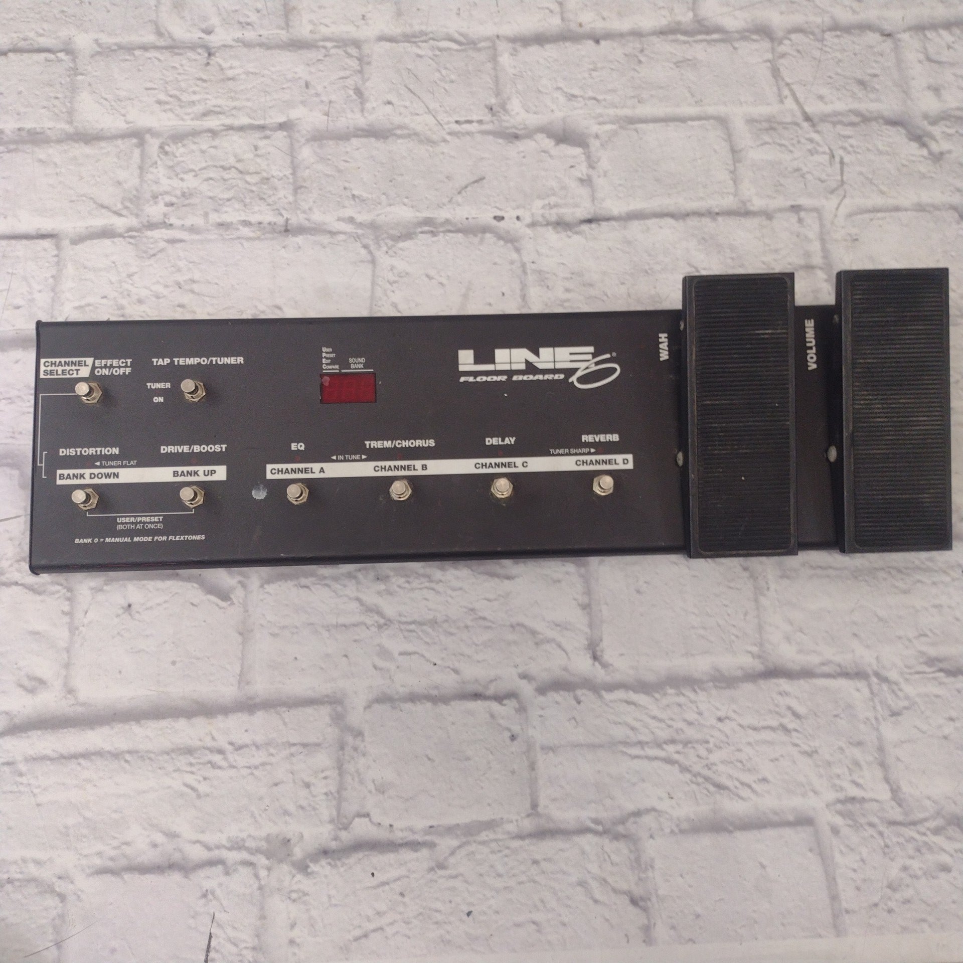 Line 6 Floor Board V1 Footswitch Evolution Music