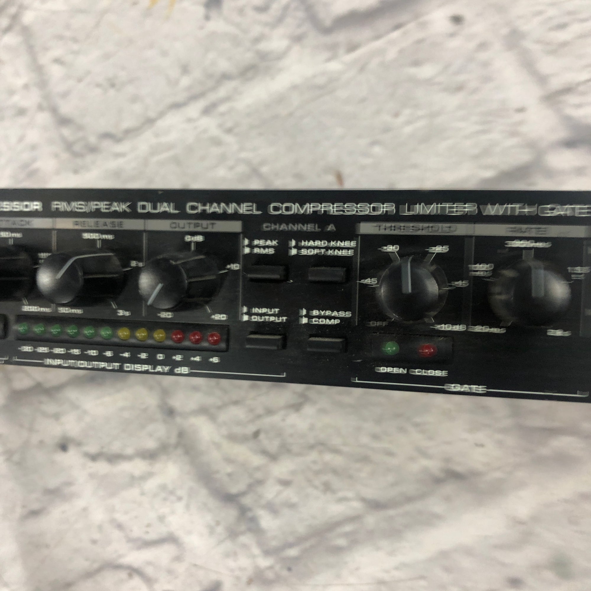 Alesis 3630 Dual-Channel Compressor / Limiter with Gate