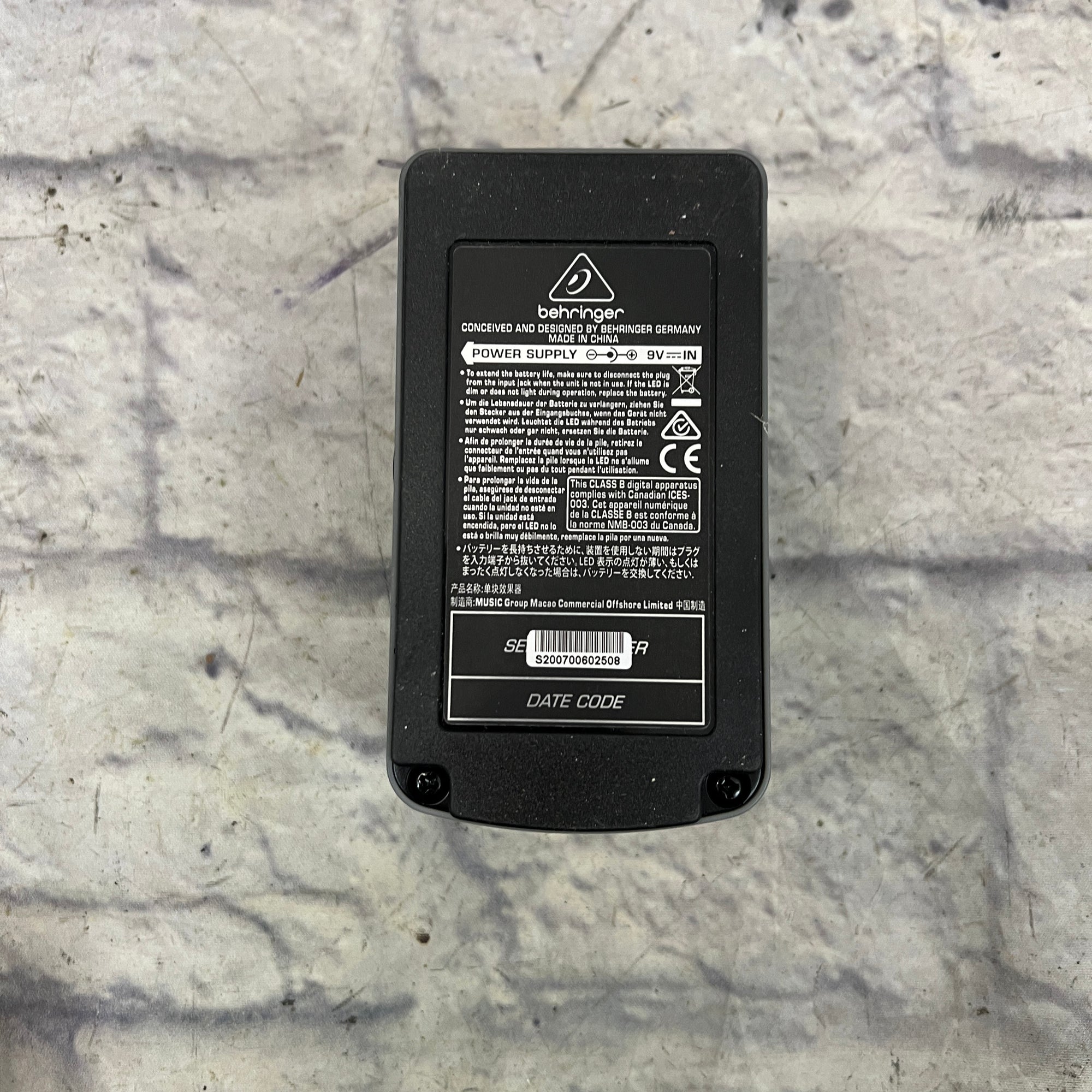 Behringer VD400 Delay Pedal