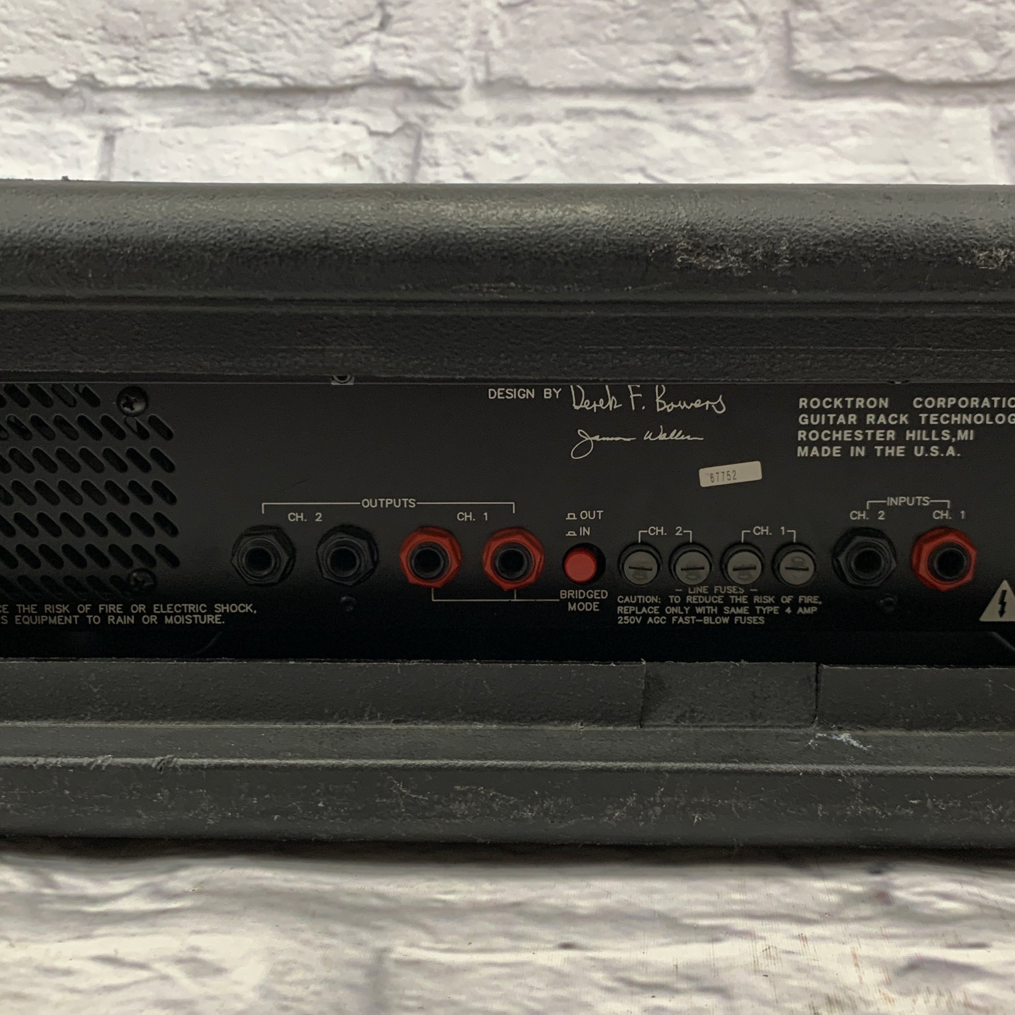 Rocktron Velocity 300 Guitar Power Amp w/ SKB Case