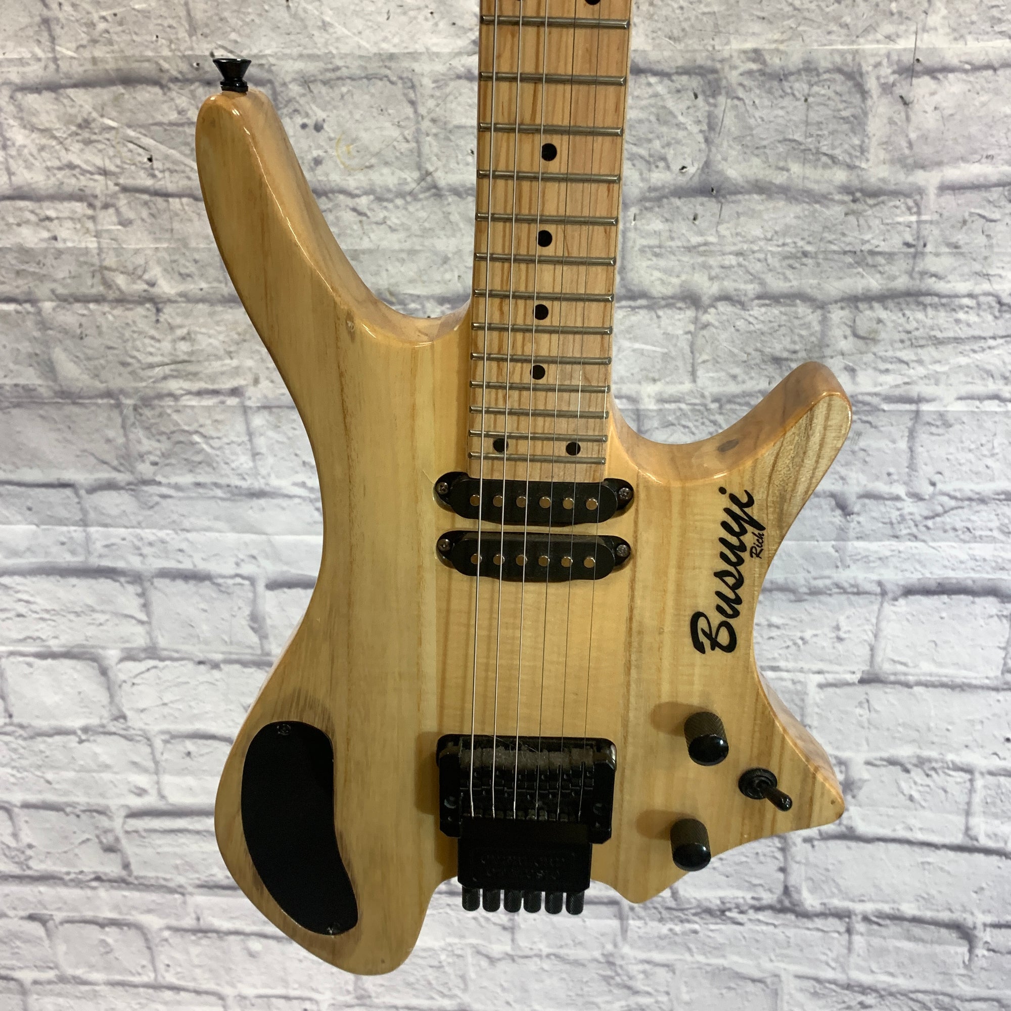 Busuyi Rich Short Scale Bass and Guitar