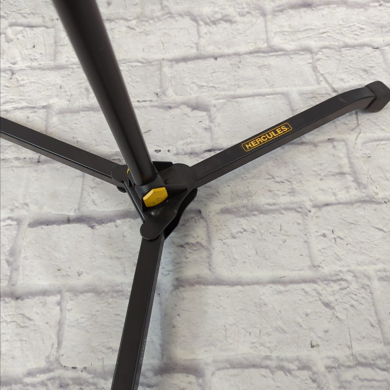 Hercules EZ Clutch Mic Stand