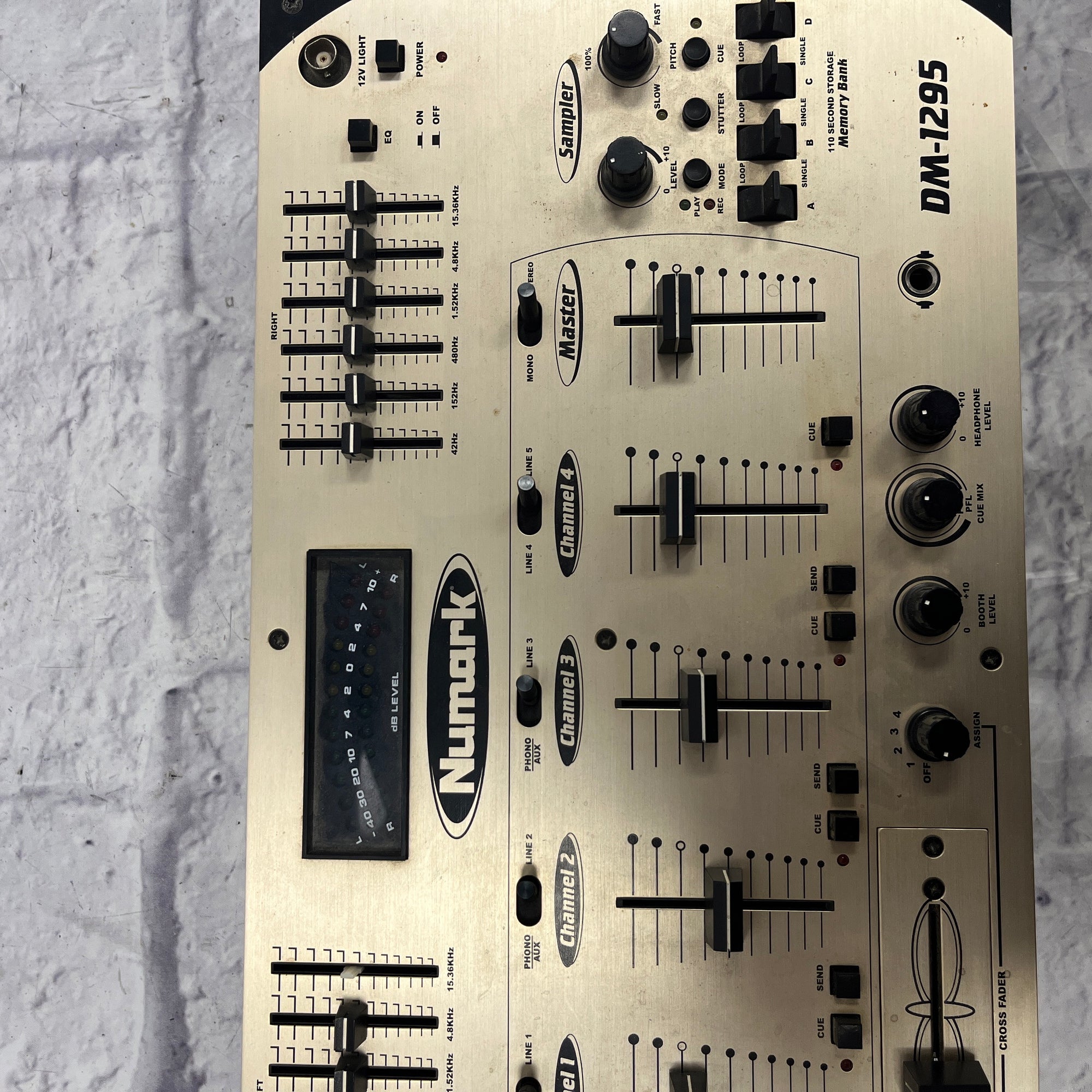 Numark DM 1295 Mixer Evolution Music