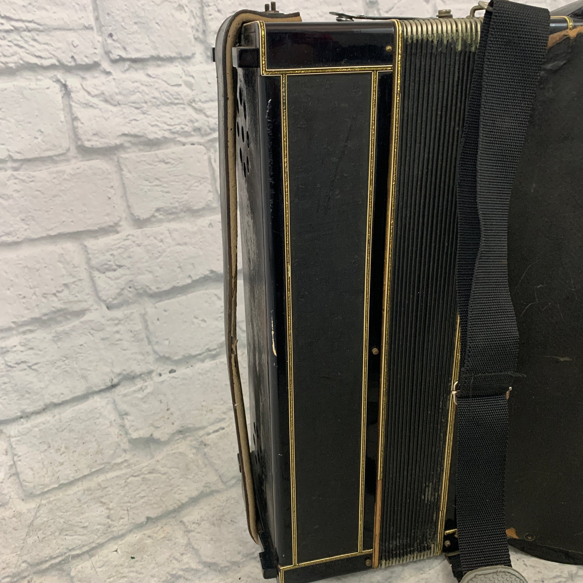 Soprani Inc. Damonte Model Accordion Accordion AS IS